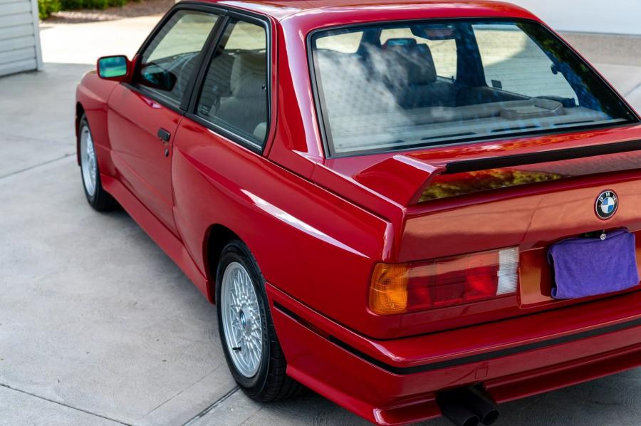 Детали экстерьера BMW M3 Coupe (E30) 1988 года  (NA) (фото 33 из 231)